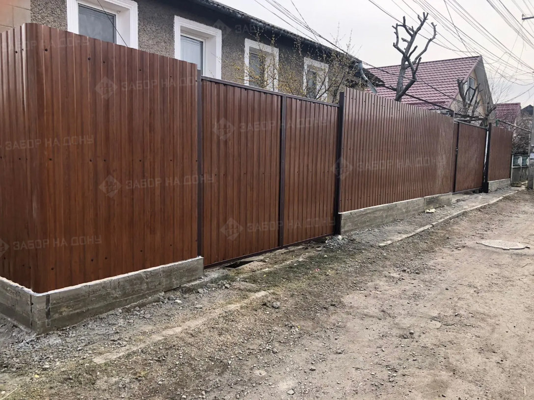 Распашные ворота из профлиста  в Лобне